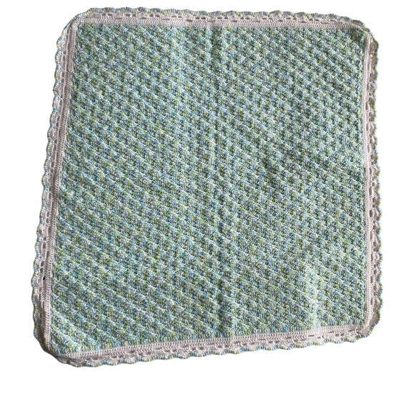 Handmade Knit or Crocheted Baby Blanket Pastel Colors Scalloped Edge - Picture 4 of 7